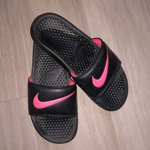 Nike slides